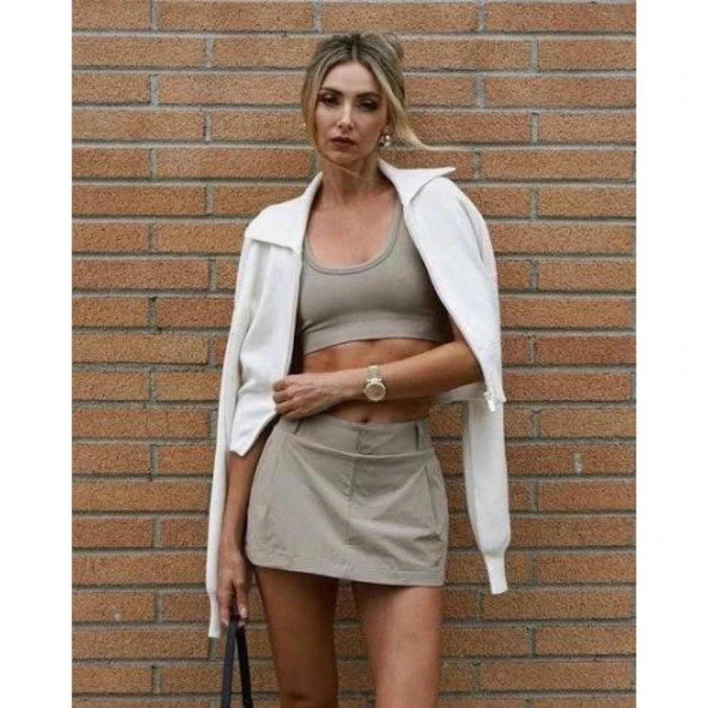 Alo Yoga Fan Club Mini Skirt Gravel XS